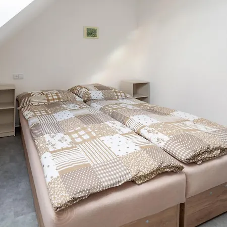 Apartment U Lesa Bitov